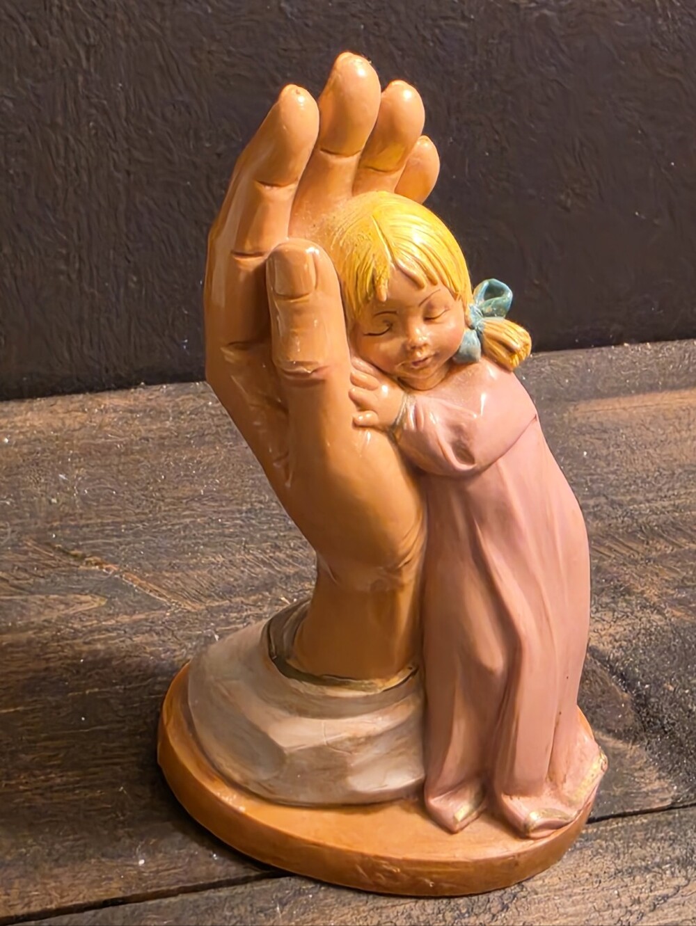 VTG 1987 Fontanini Girl in Palm of My Hand Figurine Simonelli Depose Italy 4.75"